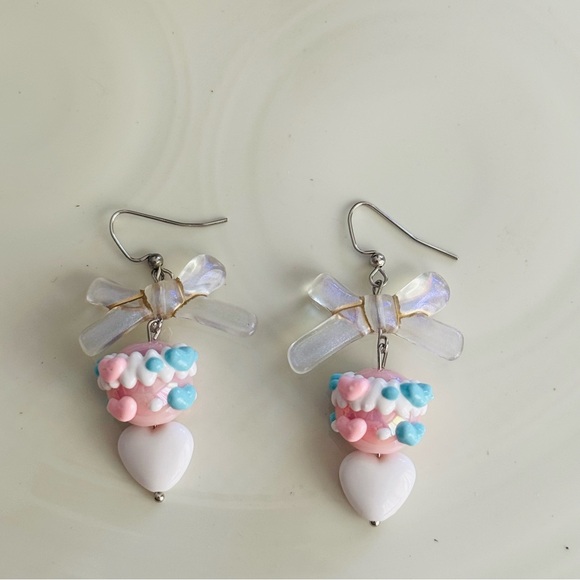 Pastel Heart and Bow Earrings - Picture 3 of 3